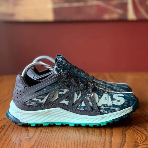 adidas Shoes - Adidas Vigor Bounce